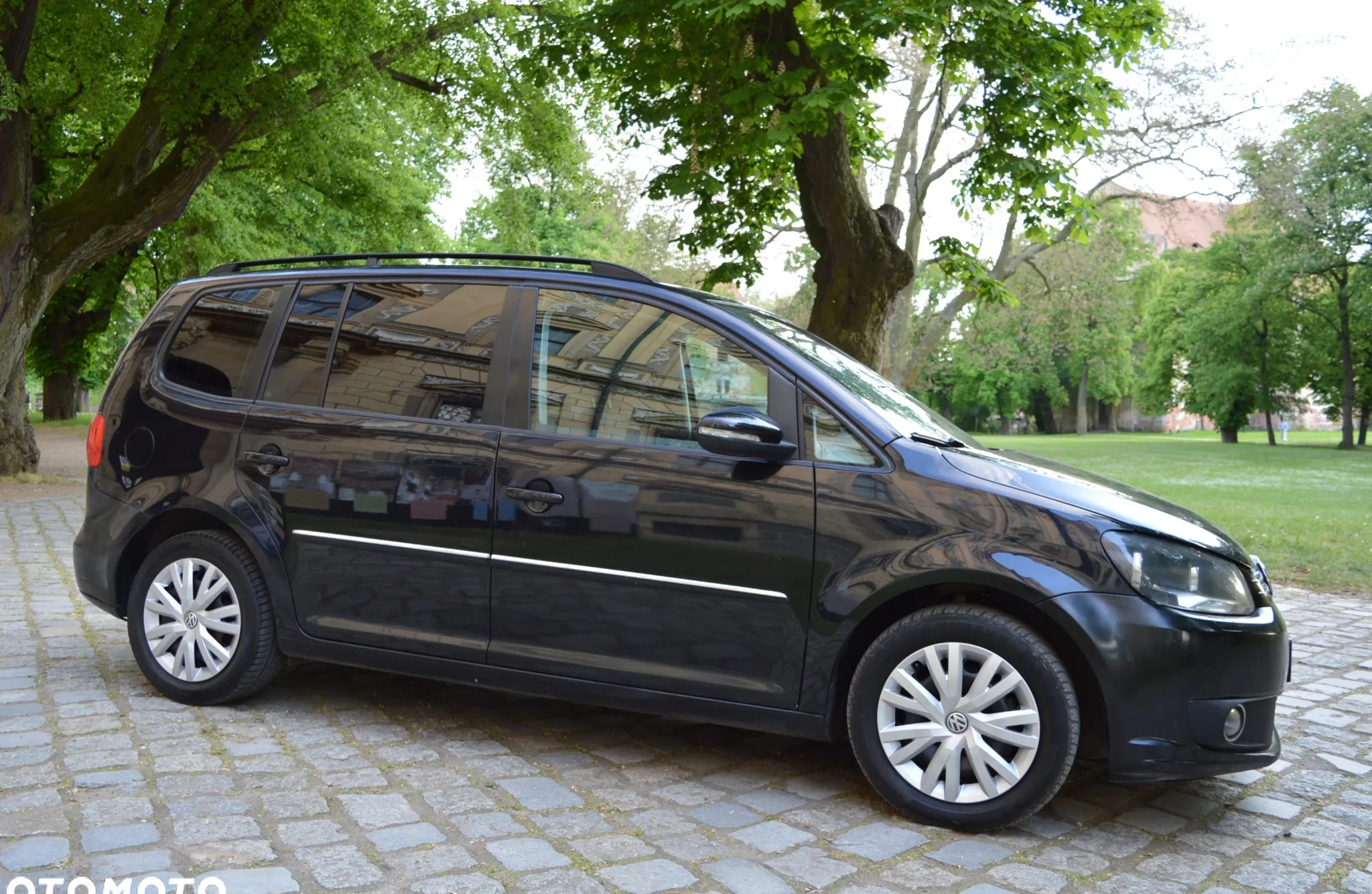 Volkswagen Touran cena 23700 przebieg: 306000, rok produkcji 2011 z Świebodzin małe 56